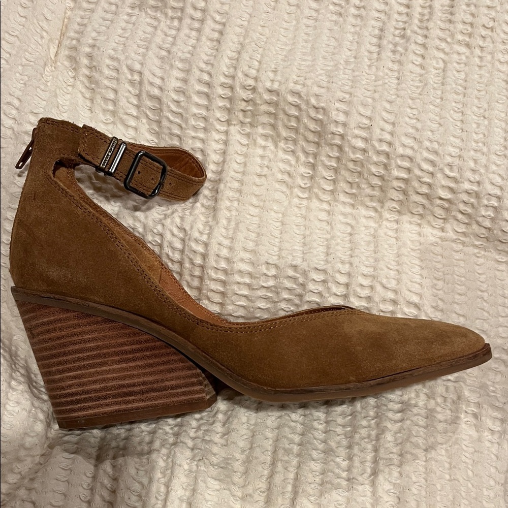 Lucky Brand Tan Wedge Heels-8.5 chunky heel fits like a wedge Lucky brand 8.5 - Picture 3 of 5